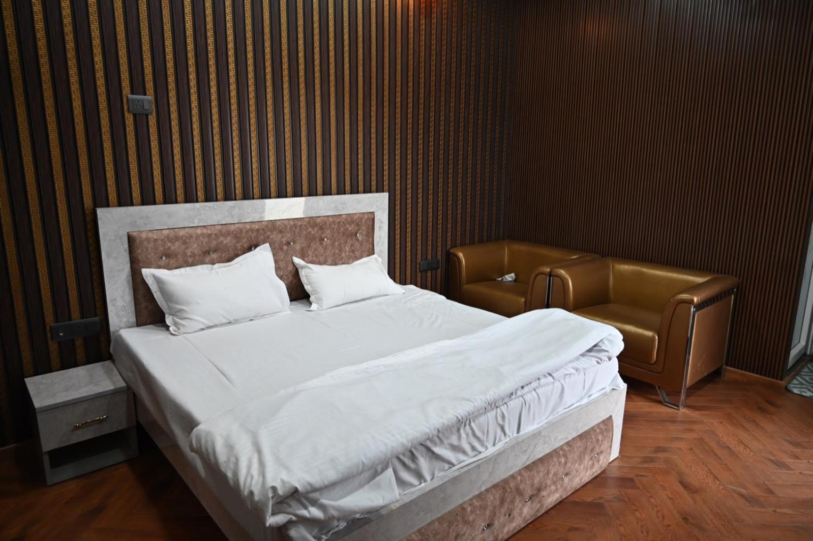 4 Seasons Resort By Jain Residency Sohna 外观 照片